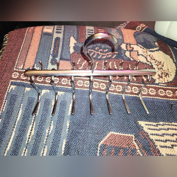 2 hangers for belts scarfs tyes etc - Picture 2 of 2